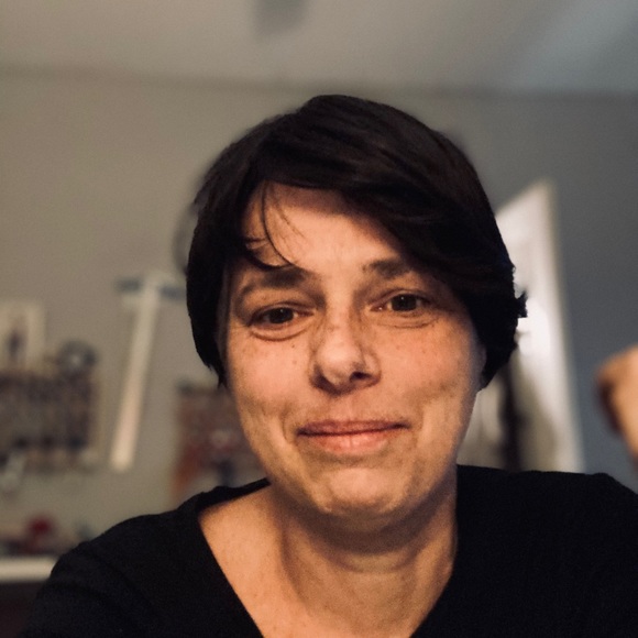 Meet your Posher, Melissa - Picture 2 of 3